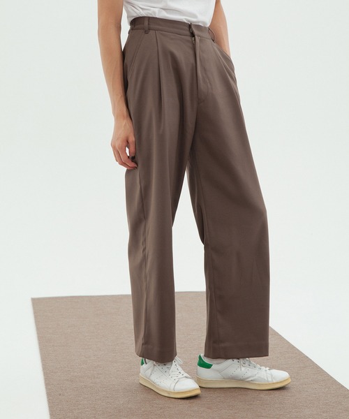 INTERPLAY（インタープレイ）の「【INTERPLAY】 1タックワイドパンツ（スラックス・メンズ・ブラウン/ライトグリーン/ダークグレー・FREE）」の2枚目の写真