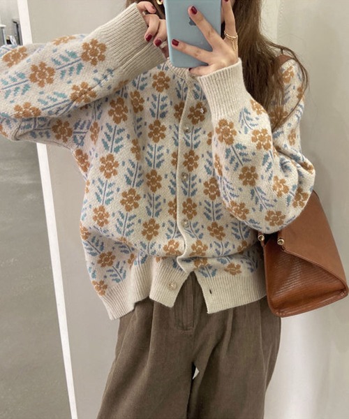 me+em select（ミームセレクト）の「花柄ジャガードニットカーディガン（カーディガン/ボレロ・レディース・ブラック/ベージュ/ブラウン・FREE）」の7枚目の写真