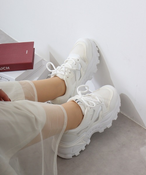 LOVEHUNTER（ラブハンター）の「LOVEHUNTER 軽量 厚底ダッドスニーカー（スニーカー・レディース・ブラック×ホワイト/キャメル/ホワイト/ブラック系その他/ブラック系その他2/ホワイト系その他/ブラック系その他3/ベージュ/ホワイト系その他2/ブラック/ブラック系その他6/ホワイト系その他5/ブラック系その他4/ブラック系その他5/ホワイト系その他4/ホワイト系その他3/ブラック系その他7/ベージュ系その他/ホワイト系その他6/ホワイト系その他7/その他/その他1・L/LL/S/M/3L/4L）」の5枚目の写真