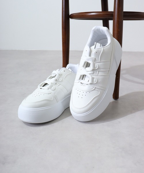 LOVEHUNTER（ラブハンター）の「LOVEHUNTER 軽量 厚底ダッドスニーカー（スニーカー・レディース・ブラック×ホワイト/キャメル/ホワイト/ブラック系その他/ブラック系その他2/ホワイト系その他/ブラック系その他3/ベージュ/ホワイト系その他2/ブラック/ブラック系その他6/ホワイト系その他5/ブラック系その他4/ブラック系その他5/ホワイト系その他4/ホワイト系その他3/ブラック系その他7/ベージュ系その他/ホワイト系その他6/ホワイト系その他7/その他/その他1・L/LL/S/M/3L/4L）」の7枚目の写真