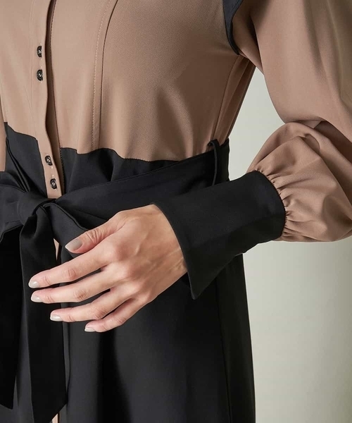 A de a.v.v（アードアー・ヴェ・ヴェ）の「配色切替ワンピース（ワンピース・レディース・ベージュ/ネイビー・38/36）」の7枚目の写真