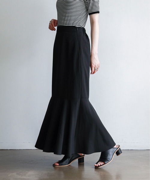 feepur（フェピュール）の「マーメイドスカート（スカート・レディース・チャコールグレー/ブラック/ベージュ/グリーン・SMALL/MEDIUM）」の2枚目の写真