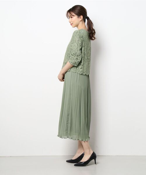 REPLETE(リプリート)の「【20代から70代まで体型や年齢を問わないドレス】レース×プリーツ異素材切り替えデザイン・ウエストゴム6分袖ロング丈ドレス(ドレス・レディース・ライトグレー/ネイビー/ブルー/ライトグリーン・9号)」の16枚目の写真