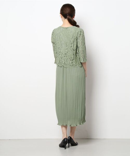 REPLETE(リプリート)の「【20代から70代まで体型や年齢を問わないドレス】レース×プリーツ異素材切り替えデザイン・ウエストゴム6分袖ロング丈ドレス(ドレス・レディース・ライトグレー/ネイビー/ブルー/ライトグリーン・9号)」の8枚目の写真