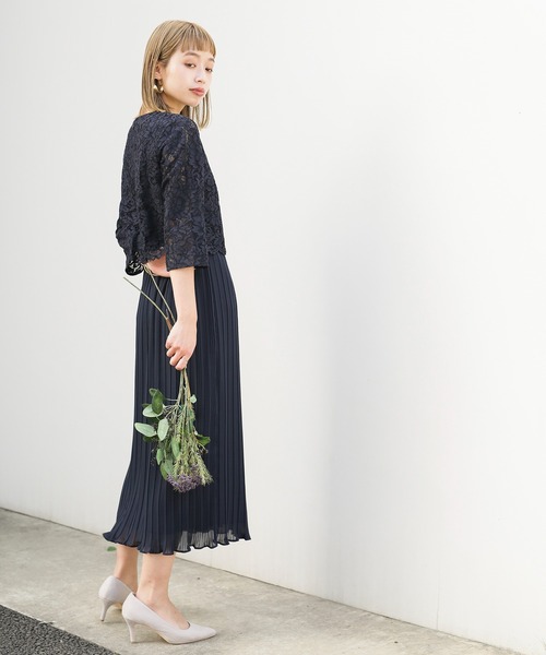 REPLETE(リプリート)の「【20代から70代まで体型や年齢を問わないドレス】レース×プリーツ異素材切り替えデザイン・ウエストゴム6分袖ロング丈ドレス(ドレス・レディース・ライトグレー/ネイビー/ブルー/ライトグリーン・9号)」の6枚目の写真