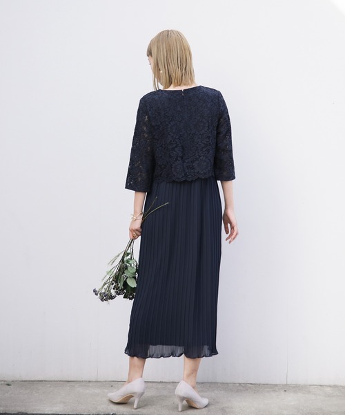 REPLETE(リプリート)の「【20代から70代まで体型や年齢を問わないドレス】レース×プリーツ異素材切り替えデザイン・ウエストゴム6分袖ロング丈ドレス(ドレス・レディース・ライトグレー/ネイビー/ブルー/ライトグリーン・9号)」の7枚目の写真