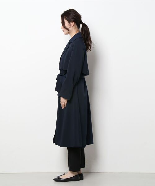 AIMER（エメ）の「ベルト付きストレッチツイルフレアートレンチコート（トレンチコート・レディース・グレー/ベージュ/ネイビー・MEDIUM）」の4枚目の写真