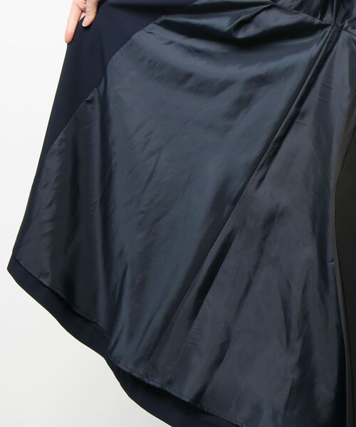 AIMER（エメ）の「ベルト付きストレッチツイルフレアートレンチコート（トレンチコート・レディース・グレー/ベージュ/ネイビー・MEDIUM）」の6枚目の写真