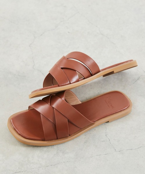 menue（メヌエ）の「スクエアトゥ 編み込み スライドサンダル（サンダル・レディース・イエロー/ブラック/ブラウン/ベージュ/アイボリー・M/S/3L/XS/L/LL）」の18枚目の写真