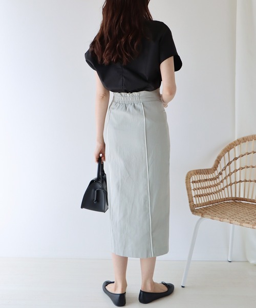 BLUEEAST（ブルーイースト）の「パイピングスリットタイトスカート（スカート・レディース・ベージュ/ネイビー/ブルーグレー・MEDIUM/LARGE）」の9枚目の写真