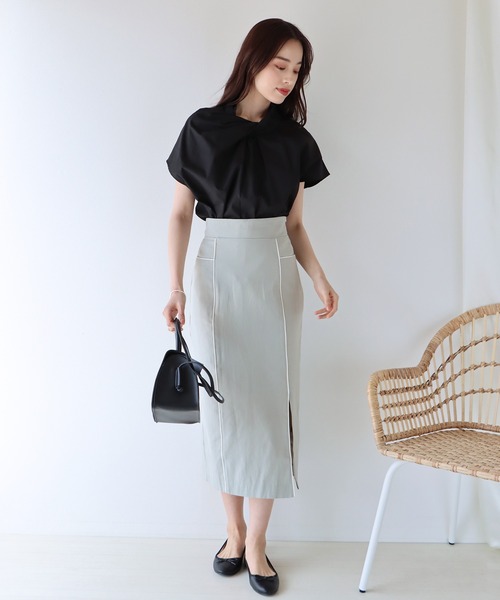 BLUEEAST（ブルーイースト）の「パイピングスリットタイトスカート（スカート・レディース・ベージュ/ネイビー/ブルーグレー・MEDIUM/LARGE）」の8枚目の写真