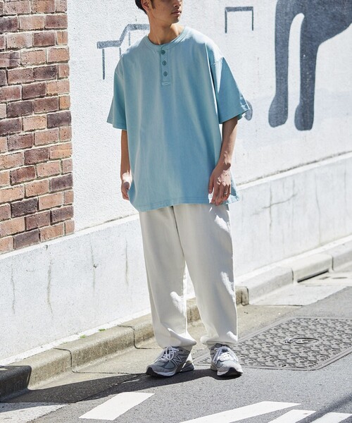 FREAK'S STORE(フリークスストア)の「FREAK'S STORE/フリークスストア ヘビーウェイト ヘンリーネック Tシャツ/ヘビーオンス/ビックシルエット(Tシャツ/カットソー・メンズ・ホワイト/アッシュグレー/グリーン/ミント/スミクロ/グレイッシュベージュ・SMALL/MEDIUM/LARGE)」の8枚目の写真