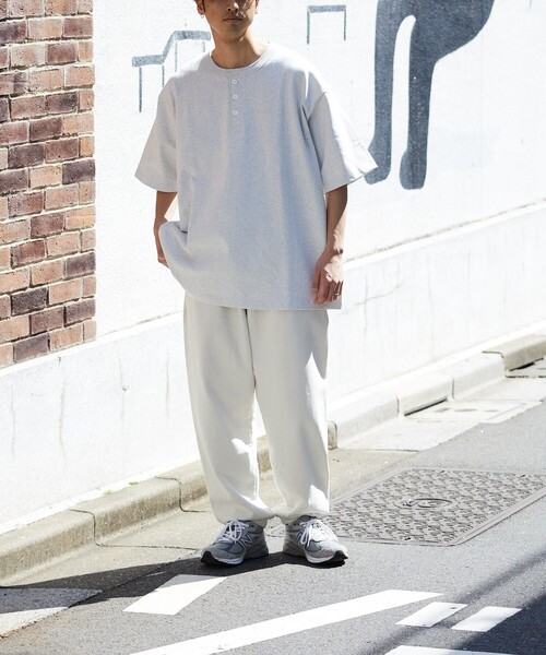 FREAK'S STORE(フリークスストア)の「FREAK'S STORE/フリークスストア ヘビーウェイト ヘンリーネック Tシャツ/ヘビーオンス/ビックシルエット(Tシャツ/カットソー・メンズ・ホワイト/アッシュグレー/グリーン/ミント/スミクロ/グレイッシュベージュ・SMALL/MEDIUM/LARGE)」の14枚目の写真