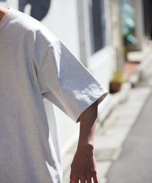 FREAK'S STORE(フリークスストア)の「FREAK'S STORE/フリークスストア ヘビーウェイト ヘンリーネック Tシャツ/ヘビーオンス/ビックシルエット(Tシャツ/カットソー・メンズ・ホワイト/アッシュグレー/グリーン/ミント/スミクロ/グレイッシュベージュ・SMALL/MEDIUM/LARGE)」の18枚目の写真