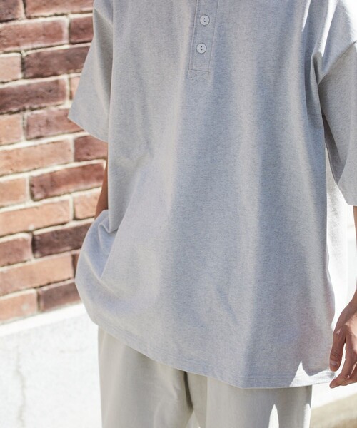 FREAK'S STORE(フリークスストア)の「FREAK'S STORE/フリークスストア ヘビーウェイト ヘンリーネック Tシャツ/ヘビーオンス/ビックシルエット(Tシャツ/カットソー・メンズ・ホワイト/アッシュグレー/グリーン/ミント/スミクロ/グレイッシュベージュ・SMALL/MEDIUM/LARGE)」の19枚目の写真