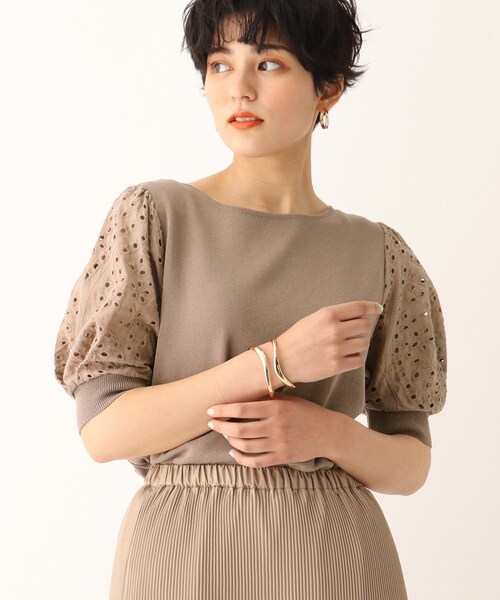 OPAQUE.CLIP（オペークドットクリップ）の「◆【C】エンブロイダリーレーススリーブ ストレッチリブニット【WEB限定サイズ】（ニット/セーター・レディース・ブラック/オレンジ/ブラウン系その他/ホワイト系・40/38/36/34）」の4枚目の写真