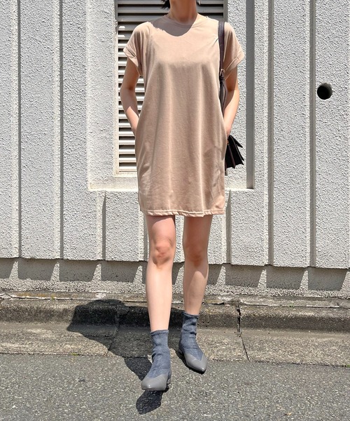 Jewelobe（ジュエローブ）の「ロールアップフレンチスリーブルーズTシャツワンピース（ワンピース・レディース・ホワイト/イエロー/ブルー/ブラウン/グレー/ブラック・FREE）」の4枚目の写真
