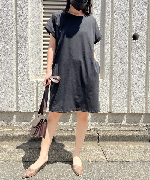 Jewelobe（ジュエローブ）の「ロールアップフレンチスリーブルーズTシャツワンピース（ワンピース・レディース・ホワイト/イエロー/ブルー/ブラウン/グレー/ブラック・FREE）」の3枚目の写真