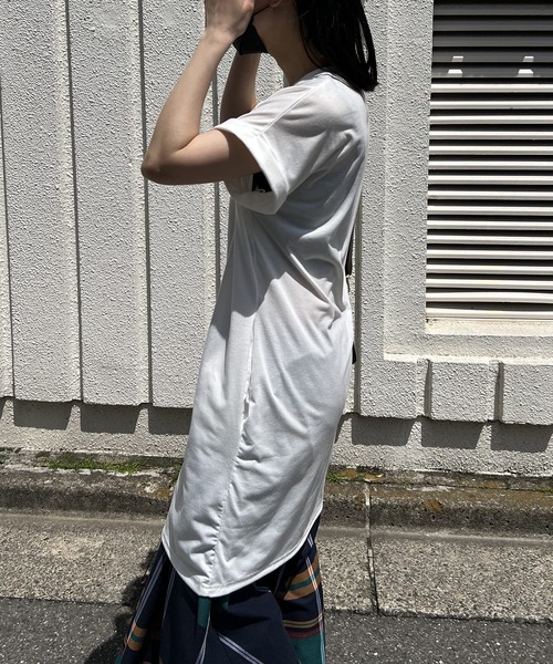Jewelobe（ジュエローブ）の「ロールアップフレンチスリーブルーズTシャツワンピース（ワンピース・レディース・ホワイト/イエロー/ブルー/ブラウン/グレー/ブラック・FREE）」の14枚目の写真