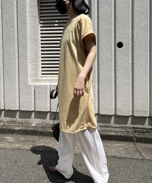 Jewelobe（ジュエローブ）の「ロールアップフレンチスリーブルーズTシャツワンピース（ワンピース・レディース・ホワイト/イエロー/ブルー/ブラウン/グレー/ブラック・FREE）」の21枚目の写真