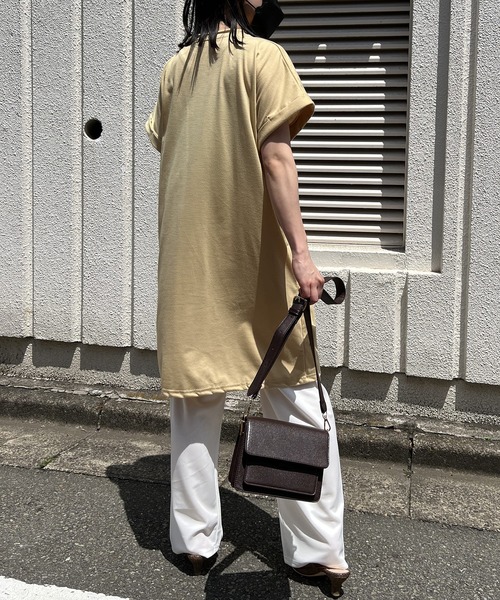 Jewelobe（ジュエローブ）の「ロールアップフレンチスリーブルーズTシャツワンピース（ワンピース・レディース・ホワイト/イエロー/ブルー/ブラウン/グレー/ブラック・FREE）」の22枚目の写真