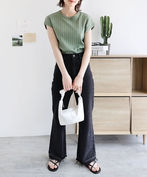 andme（アンドミー）の「コットンフライスフレンチスリーブリブトップス（Tシャツ/カットソー・レディース・ブラック/オフホワイト/チャコールグレー/ブラウン/ピンク/グリーン/オレンジ/ライトグリーン/ネイビー・M/L）」の12枚目の写真