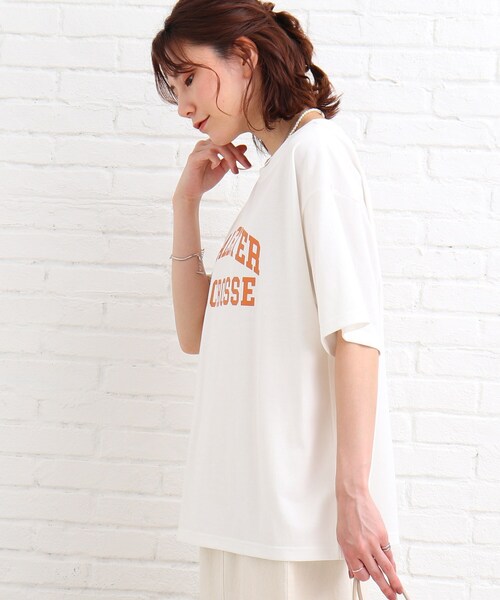 SHOO・LA・RUE（シューラルー）の「◆【S-L】カレッジロゴプリントTシャツ（Tシャツ/カットソー・レディース・チャコールグレー/ホワイト系・02/03/01）」の4枚目の写真