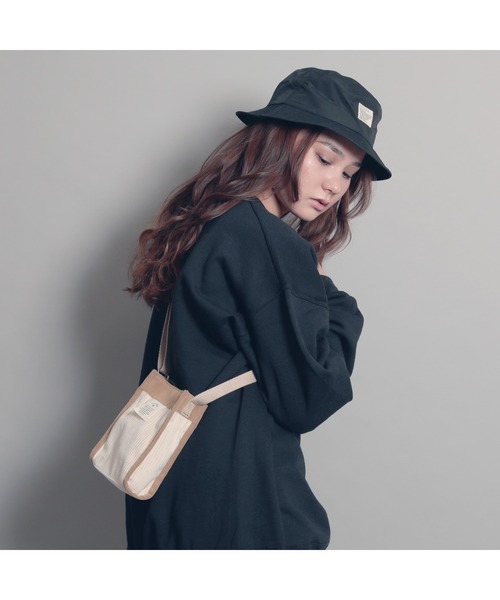 CONVERSE（コンバース）の「【CONVERSE/コンバース】CORDUROY MINI SHOULDER BAG　コーデュロイミニショルダーバッグ（ショルダーバッグ・レディース・オフホワイト/ブラック/ライトブラウン・FREE）」の12枚目の写真