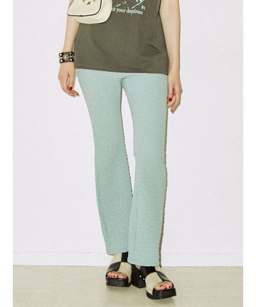 jouetie（ジュエティ）の「クレープフレアパンツ（その他パンツ・レディース・オフホワイト/ブラック/グリーン/ブルー・MEDIUM）」の4枚目の写真