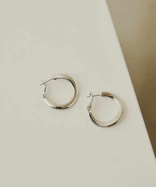 Aunt Marie's(アントマリーズ)の「変形フープピアス / ツイストピアス(ピアス(両耳用)・レディース・シルバー/ゴールド・FREE)」の6枚目の写真
