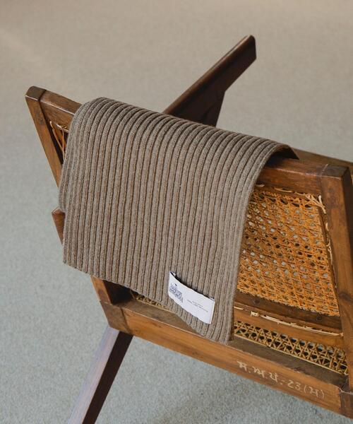 green label relaxing（グリーンレーベルリラクシング）の「ハミルトンラムズウール リブ編み マフラー（マフラー・メンズ・グレー/ダークグリーン/ベージュ/ロイヤルブルー・FREE）」の3枚目の写真