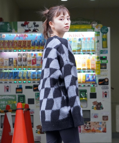 1111clothing(ワンフォークロージング)の「WJQ モヘアタッチ ルーズニット / 総柄 ニット プルオーバー オーバーサイズ(ニット/セーター・メンズ・ホワイト系6/グレー系6/ブラウン系4/ブラック系3/ベージュ系5/ブラック系5/ホワイト系3/ホワイト系5/ブラック系4・FREE)」の22枚目の写真