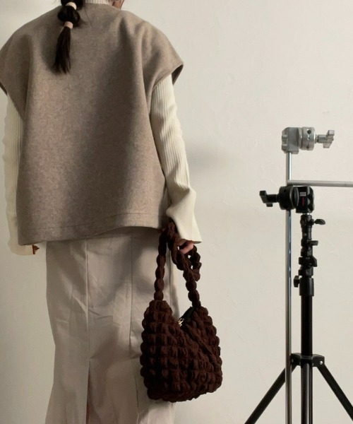 sakishimatokyo（サキシマトーキョー）の「ワッフル風 ぽこぽこバッグ（ショルダーバッグ・レディース・ブラック/ブラウン/ホワイト・FREE）」の6枚目の写真