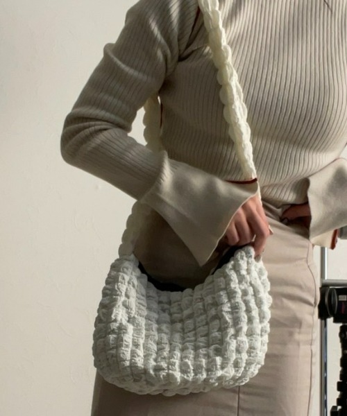 sakishimatokyo（サキシマトーキョー）の「ワッフル風 ぽこぽこバッグ（ショルダーバッグ・レディース・ブラック/ブラウン/ホワイト・FREE）」の10枚目の写真