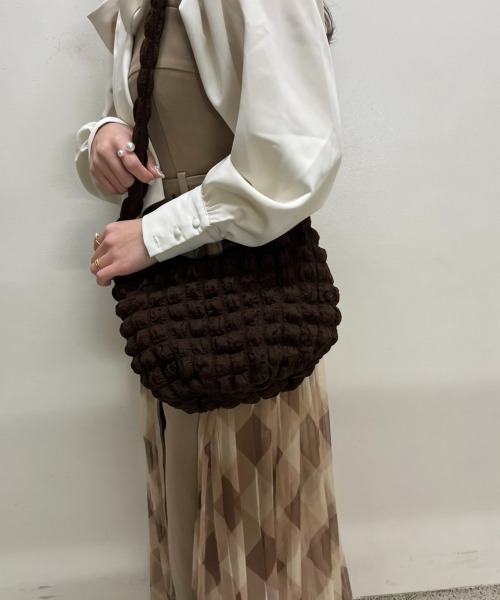 sakishimatokyo（サキシマトーキョー）の「ワッフル風 ぽこぽこバッグ（ショルダーバッグ・レディース・ブラック/ブラウン/ホワイト・FREE）」の21枚目の写真