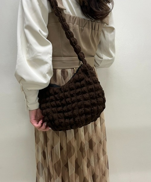 sakishimatokyo（サキシマトーキョー）の「ワッフル風 ぽこぽこバッグ（ショルダーバッグ・レディース・ブラック/ブラウン/ホワイト・FREE）」の17枚目の写真