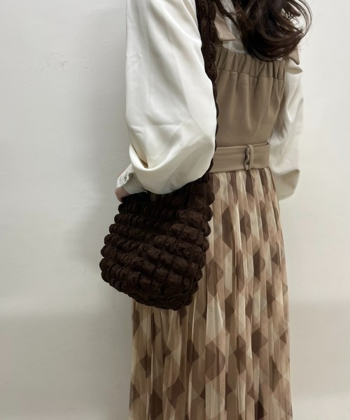 sakishimatokyo（サキシマトーキョー）の「ワッフル風 ぽこぽこバッグ（ショルダーバッグ・レディース・ブラック/ブラウン/ホワイト・FREE）」の16枚目の写真