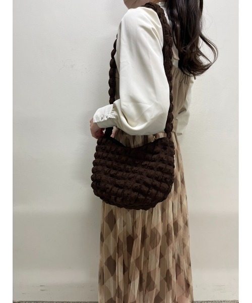 sakishimatokyo（サキシマトーキョー）の「ワッフル風 ぽこぽこバッグ（ショルダーバッグ・レディース・ブラック/ブラウン/ホワイト・FREE）」の14枚目の写真