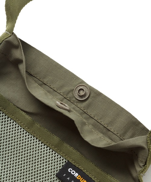 DAILY STANDARD by SANDINISTA（デイリースタンダードバイサンディニスタ）の「CORDURA Daily Sacoche / コーデュラサコッシュ（ショルダーバッグ・メンズ・ネイビー/ブラック/ベージュ/オリーブ・FREE）」の10枚目の写真