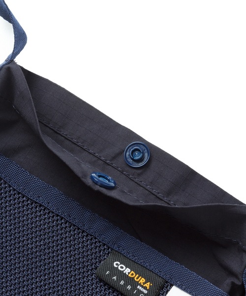 DAILY STANDARD by SANDINISTA（デイリースタンダードバイサンディニスタ）の「CORDURA Daily Sacoche / コーデュラサコッシュ（ショルダーバッグ・メンズ・ネイビー/ブラック/ベージュ/オリーブ・FREE）」の12枚目の写真