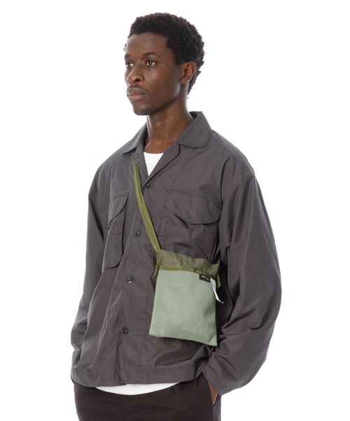 DAILY STANDARD by SANDINISTA（デイリースタンダードバイサンディニスタ）の「CORDURA Daily Sacoche / コーデュラサコッシュ（ショルダーバッグ・メンズ・ネイビー/ブラック/ベージュ/オリーブ・FREE）」の16枚目の写真