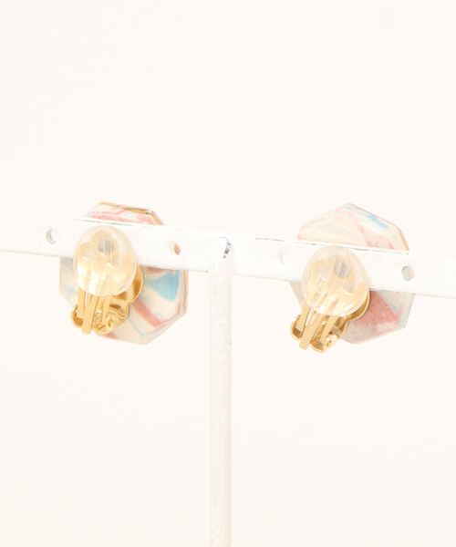 tone(トーン)の「【IRODORI】練り込み模様のearring・八角(イヤリング・レディース・ホワイト・FREE)」の2枚目の写真