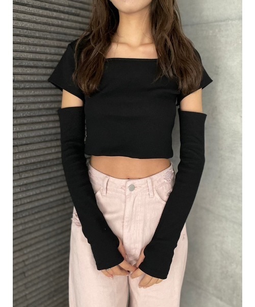 ENVYM（アンビー）の「ＥロゴスリーブカットＴＯＰＳ（Tシャツ/カットソー・レディース・ブラック/ブルー/ホワイト・FREE）」の3枚目の写真