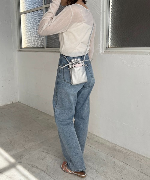 DISCOAT（ディスコート）の「ドローストリングスマホショルダーバッグ（ショルダーバッグ・レディース・ブラック/ライム/シルバー/アイボリー・FREE）」の20枚目の写真