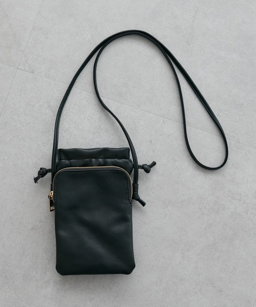 DISCOAT（ディスコート）の「ドローストリングスマホショルダーバッグ（ショルダーバッグ・レディース・ブラック/ライム/シルバー/アイボリー・FREE）」の7枚目の写真