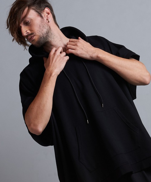 NO ID.（ノーアイディ）の「【NO ID.】Dolman Sleeve Hooded Poncho / ドルマン スリーブ フード ポンチョ（ポンチョ・メンズ・ブラック/ホワイト/グリーン・ONE SIZE）」の2枚目の写真