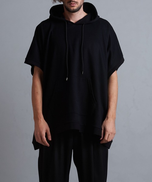 NO ID.（ノーアイディ）の「【NO ID.】Dolman Sleeve Hooded Poncho / ドルマン スリーブ フード ポンチョ（ポンチョ・メンズ・ブラック/ホワイト/グリーン・ONE SIZE）」の6枚目の写真