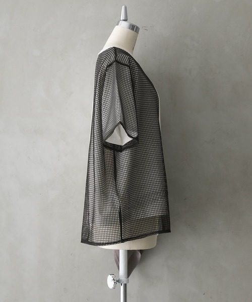 kOhAKU（コハク）の「『異素材アシメメッシュカットソー』（Tシャツ/カットソー・レディース・ブラック/オフホワイト・FREE）」の8枚目の写真