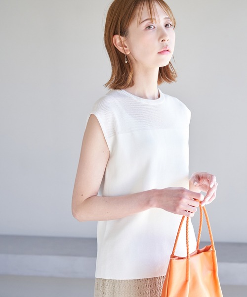 ROPE' PICNIC（ロペピクニック）の「Beauty knit/デコルテシアーゼロスリーブニットプルオーバー（ニット/セーター・レディース・ブラック/ホワイト系その他5/ブルー系その他4/オフホワイト/イエロー系その他・38）」の2枚目の写真