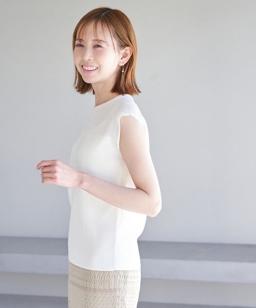 ROPE' PICNIC（ロペピクニック）の「Beauty knit/デコルテシアーゼロスリーブニットプルオーバー（ニット/セーター・レディース・ブラック/ホワイト系その他5/ブルー系その他4/オフホワイト/イエロー系その他・38）」の15枚目の写真